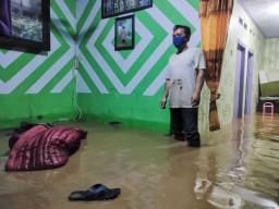 Kedatangan Banjir Dadakan, Warga Probolinggo Tak Sempat Selamatkan Harta Benda