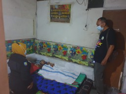 Keluarga Slamet Akhirnya Diboyong ke Rusun, Pemkot Surabaya Juga Bantu Pengobatan dan Keperluan yang Lain