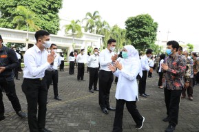 Khofifah Ajak CPNS Menyebarkan Virus Inovasi