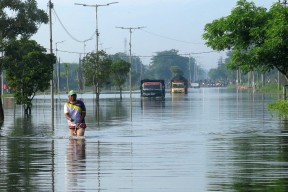 Diguyur Hujan Lebat, Banjir di Sidoarjo Meluas Hingga Wilayah Kota