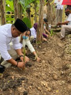 Rayakan Ultah Ke-13, Gerindra Bojonegoro Tanam Empon-empon