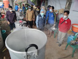 Sikapi Masalah Bencana di Jatim, Khofifah Ajak Warga Lebih Peduli Lingkungan