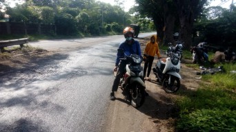 Korban Berjatuhan Akibat Tumpahan Minyak Goreng Yang Berceceran di Jalan Mayjen Sungkono