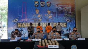 3.000 Bom Ikan Diamankan Bersama Dua Perakitnya di Situbondo