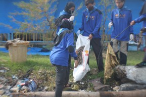 Bersih-bersih Selat Madura, Mahasiswa Dapat 1.534 Kilogram Sampah