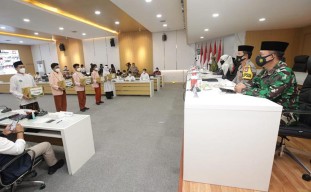 Ribuan Pesantren di Jatim Diajak Kapolda Nico Afinta Sukseskan Gerakan Santri Bermasker