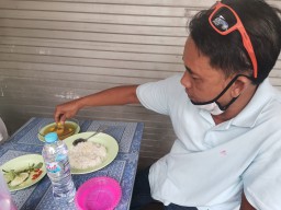 Warung Mantan TKI di Gresik Sediakan Menu Malaysia dan Thailand, Makanan Tradisional Bawean Jadi Andalan