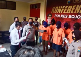 Tujuh Tersangka Pengeroyok Warga Bojonegoro Hingga Tewas Digulung, Satu Pelaku Masih Buron