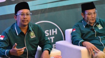 Gus Muhdlor Janji Mulai Perbaiki Jalan Rusak Sidoarjo Awal Maret