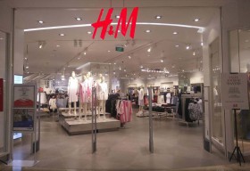 2020 Laba Merosot, H & M Bakal Tutup Gerai, Termasuk Surabaya ?