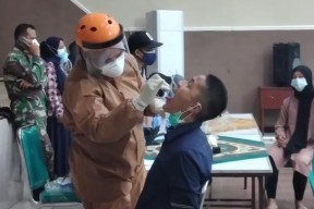 Satu Siswa SMA di Sumenep Positif Covid, Teman Satu Kelas Dirapid Antigen