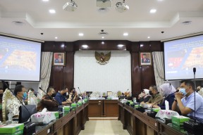 Pemkot Siapkan Relaksasi Usaha di Surabaya