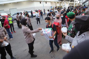 Kapolda Jatim Antar Kader HMI Sulawesi Sampai Pelabuhan Tanjung Perak