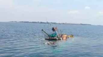 Kapal Motor Nelayan Tenggelam di Gili Ketapang