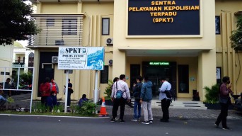 Jurnalis Tempo Disiksa Oknum Aparat di Surabaya, Kapolda Jatim Didesak Usut