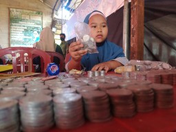 Hore.... Ratusan Bocah di Ponorogo Pecah Celengan Jelang Ramadan