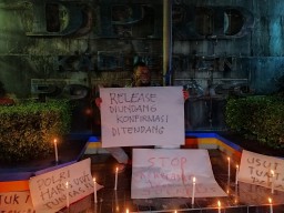 Wartawan Ponorogo Nyalakan Lilin, Berharap Ada Cahaya Keadilan Atas Kekerasan Terhadap Nurhadi