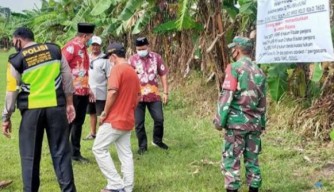 Merasa Tanahnya Diambil Alih Pemkab, Warga Pasuruan Protes dan Pasang Banner