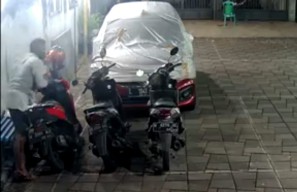 Sikat Motor Parkir, Aksi Pencuri di Pekauman Sidoarjo Terekam CCTV