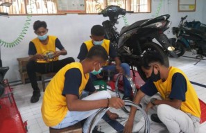MPM Honda Jatim Donasikan Peralatan Bengkel Motor ke BLK Don Bosco Sumba Barat NTT