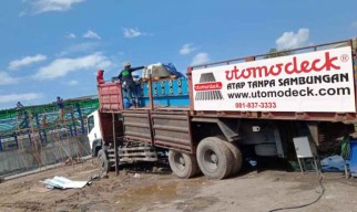 Utomo Deck Garap Proyek Warehouse Ritra Cargo Gunakan Mobil Electricity PLN