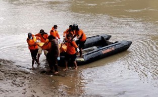 Mayat Kakek Tak Beridentitas Ditemukan Mengambang di Bengawan Madiun