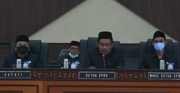 Bupati dan Pimpinan DPRD Jember Akhirnya Tandatangani Raperda APBD 2021
