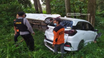 Dua Mobil Masuk Jurang Pacet-Cangar, Balita 10 Bulan Tewas, Lainnya Terluka