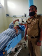 Seorang Wanita Asal Pandaan Pasuruan Ditemukan Tergeletak Lemas di Pinggir Jalan di Bangkalan