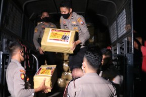 Polres Bojonegoro Kirim 200 Paket Untuk Korban Banjir dan Tanah Longsor Di NTT