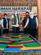 'Urip Iku Gawe Urup' Versi Khofifah, Begini Katanya