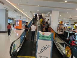 Pengunjung Gressmall Ikut Merasakan Guncangan Gempa, Tak Ada Fasilitas Rusak