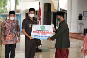 Hafidz-Hafidzoh dan Qori'-Qoariah Sidoarjo Terima Bantuan dari Bupati