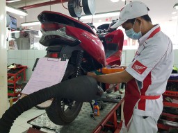 Cek Motor Honda Gratis, Di Bengkel AHASS Honda Jatim NTT Aja