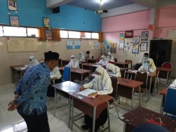 Gresik Mulai Sekolah Tatap Muka, Bupati Yani Maklumi Wali Murid Ada Yang Khawatir