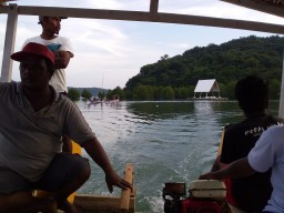 Setelah Diperbaiki Karena Hanyut, Giliran Empat Tali Jangkar Rumah Apung di Bawean Putus