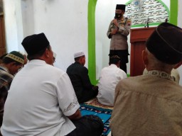 Sambangi Masjid, Kapolsek Sumberrejo Tegaskan Tidak Boleh Mudik