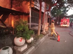 Si Jago Merah Berulah Lagi, 2 Warung Depan RSUD Sosodoro Djatikusumo Bojonegoro Terbakar Habis