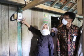 Akhirnya, Setelah Sekian Lama Warga Dusun Tepus Bojonegoro Kini Bisa Menikmati Listrik