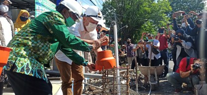 Peletakkan Batu Pertama di Face Off Jalan Hos Cokroaminoto Ponorogo Tandai Pembangunan