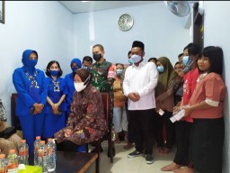 Beri Dukungan Moril, Menteri Sosial Kunjungi Rumah Istri Prajurit KRI Nanggala-402 di Gresik