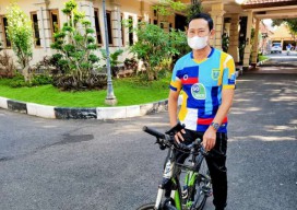 Bupati Yess dan Seluruh ASN Pemkab Lamongan Kompak Kenakan Jersey Persela