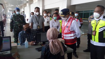 Menhub Pastikan Kesiapan Bandara Juanda Terima Penumpang Internasional