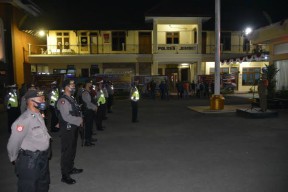Buntut Serangan Teroris di Mabes Polri, Polres Jember Dijaga Ketat Polisi Bersenjata Lengkap