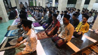 Satgas Covid-19 Kediri Perbolehkan Tarawih Berjamaah, Tapi Kuotanya 50 Persen