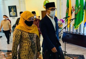 Gubernur Khofifah Minta Gubernur Jabar Arsiteki Pembangun Masjid Pemprov Jatim