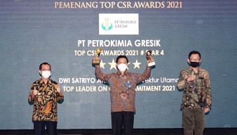 Direktur Utama Petrokimia Gresik Raih TOP Leader On CSR Commitment 2021