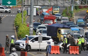 Antisipasi Pemudik, 411 Personel Disiagakan di 17 Titik Penyekatan Perbatasan Kota Surabaya