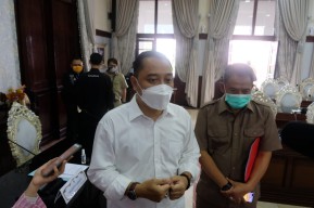 Eri Cahyadi Tak Ingin Ada Anak Putus Sekolah di Surabaya Akibat Pandemi