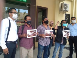 Aktivis 98 Surabaya Laporkan Gubernur Khofifah ke Mapolda